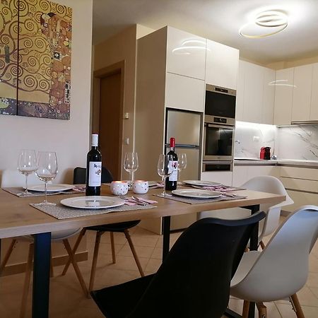 Bella Casa Leilighet Néa Péramos Eksteriør bilde